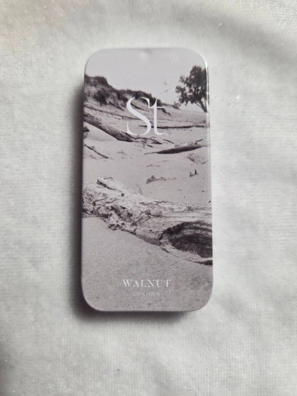 Seint Walnut Contour Tin 4g New w/Out Box
